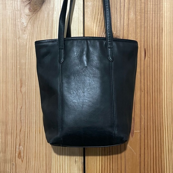 Coach | Legacy Lunch Bucket Bag Glovetanned Leather 9077 in Black - Picture 8 of 15